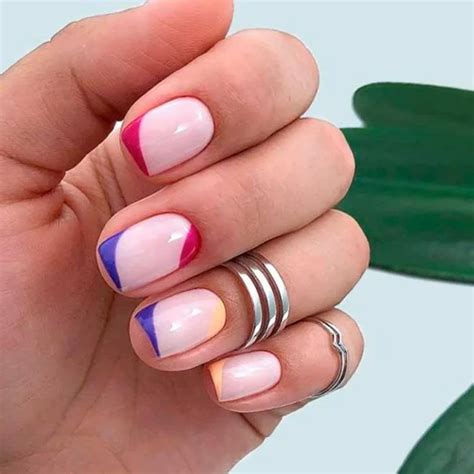 nail designs for short nails 2023